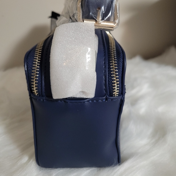 ❗Guess sling Bundle❗ - Picture 3 of 10